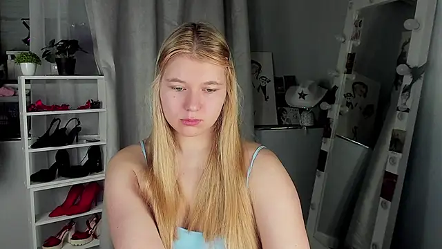 Rebecca Kelly online show from 11/22/25, 02:32