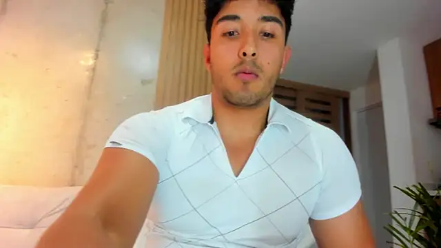 Snapshot of Alan_greek_1 chatting on 03/16/25, 02:21 Alan greek 1 online show from 03/16/25, 02:21