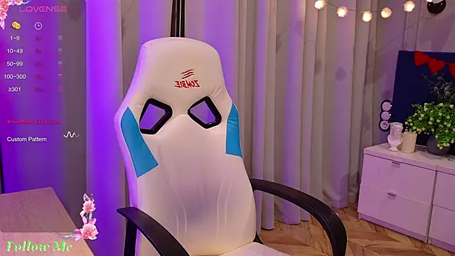 Liv Fay online show from 02/04/25, 08:06