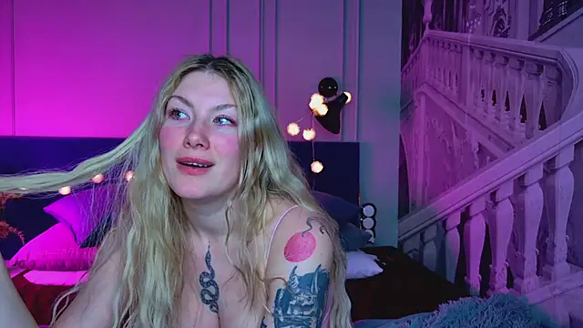 Liv Fay online show from 03/08/25, 12:44