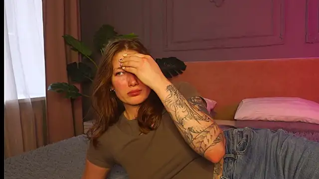 Liv Fay online show from 09/18/25, 02:52