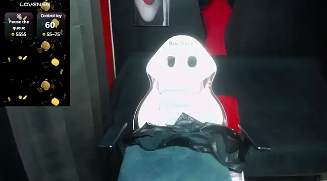 Snapshot of sailor_moon07 chatting on 02/13/25, 05:48 sailor moon07 online show from 02/13/25, 05:48