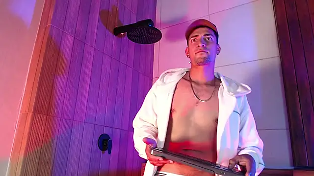 DrakeNeumann online show from 10/24/25, 03:58