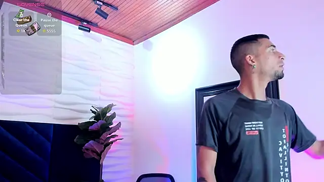 DrakeNeumann online show from 12/15/25, 03:33