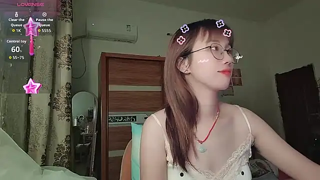 Lili 666 online show from 06/21/26, 03:47