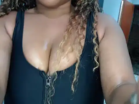 CREAMYCUPCAKExxx online show from 01/25/25, 11:32