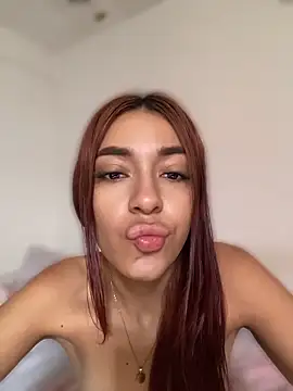 Snapshot of srta_luciana chatting on 04/18/26, 02:43 srta luciana online show from 04/18/26, 02:43