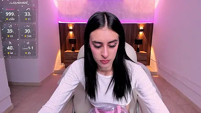 Snapshot of karlaa_james chatting on 03/26/26, 11:16 karlaa james online show from 03/26/26, 11:16