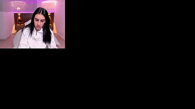 Snapshot of karlaa_james chatting on 03/30/26, 11:11 karlaa james online show from 03/30/26, 11:11