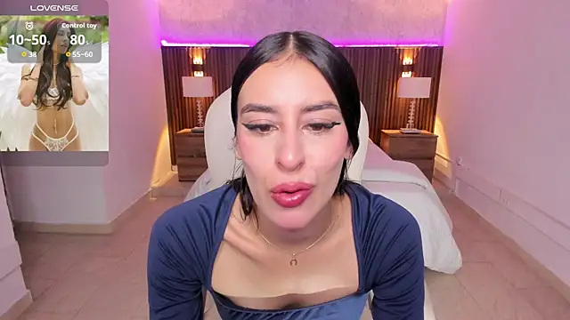 Snapshot of karlaa_james chatting on 04/23/26, 11:09 karlaa james online show from 04/23/26, 11:09