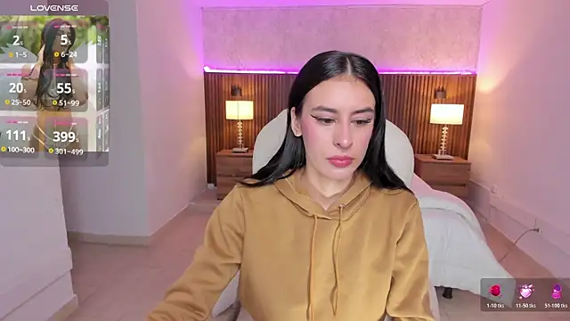 Snapshot of karlaa_james chatting on 04/25/26, 11:02 karlaa james online show from 04/25/26, 11:02