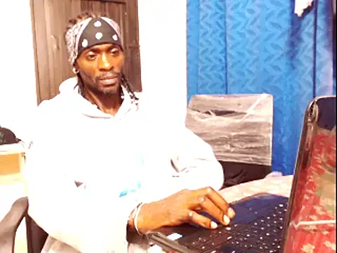 phillip-hot online show from 01/03/25, 06:44