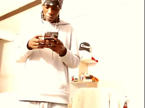 phillip-hot online show from 02/23/25, 02:18