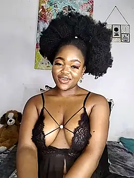 Snapshot of Sexymamibo chatting on 04/03/26, 10:30 Sexymamibo online show from 04/03/26, 10:30