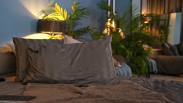  keeti  online show from 10/26/25, 02:12