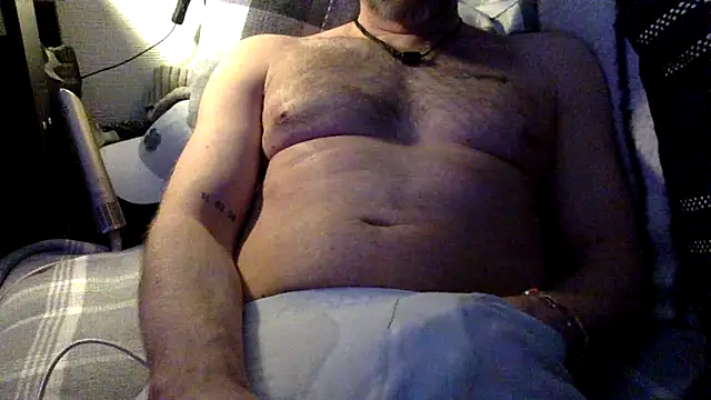 Snapshot of Stardrew123 chatting on 02/15/26, 10:28 Stardrew123 online show from 02/15/26, 10:28