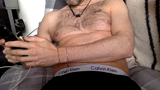 Snapshot of Stardrew123 chatting on 02/19/26, 02:02 Stardrew123 online show from 02/19/26, 02:02