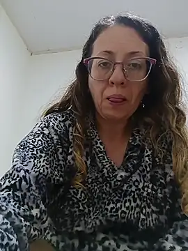 miss hanna07 online show from 10/28/25, 04:27