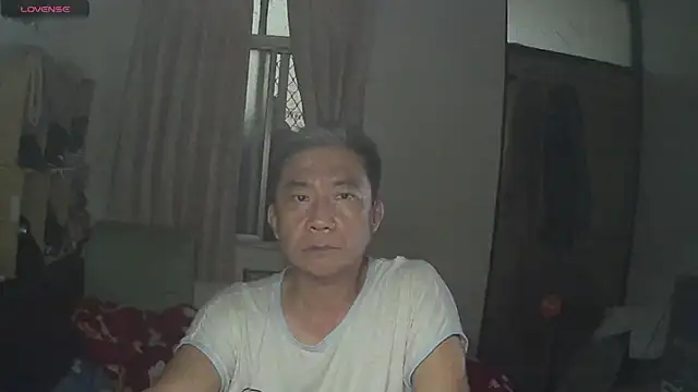 Snapshot of YuHsuant chatting on 03/12/25, 09:55 YuHsuant online show from 03/12/25, 09:55