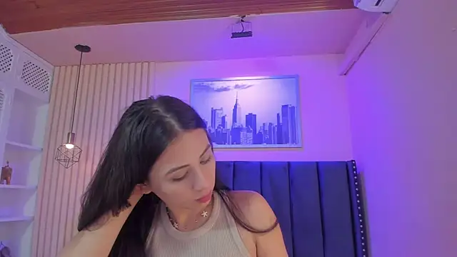 Snapshot of diosa_cristal chatting on 05/26/26, 04:30 diosa cristal online show from 05/26/26, 04:30