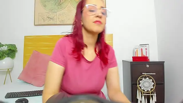 Snapshot of jadde13_ chatting on 02/19/25, 07:48 jadde13 online show from 02/19/25, 07:48