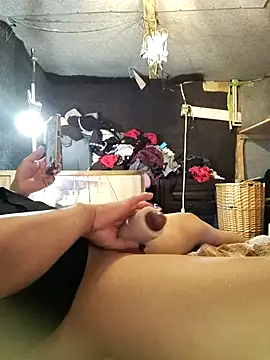 Snapshot of manuell170 chatting on 04/08/26, 03:06 manuell170 online show from 04/08/26, 03:06