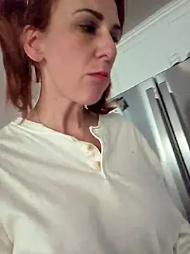 Snapshot of MissyRoulette chatting on 09/15/25, 11:38 MissyRoulette online show from 09/15/25, 11:38