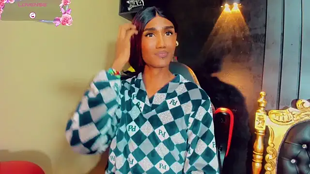 Snapshot of Kendall_hornyy chatting on 02/21/25, 01:44 Kendall hornyy online show from 02/21/25, 01:44