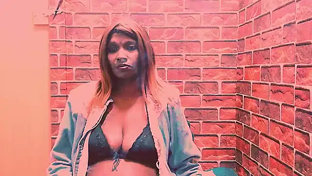 Fuckable Nasty MILF online show from 06/14/26, 02:24