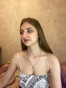 Snapshot of MollyDolle chatting on 12/16/24, 07:21 MollyDolle online show from 12/16/24, 07:21