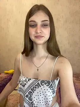 Snapshot of MollyDolle chatting on 12/16/24, 10:24 MollyDolle online show from 12/16/24, 10:24