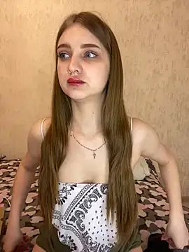 Snapshot of MollyDolle chatting on 12/21/24, 07:06 MollyDolle online show from 12/21/24, 07:06