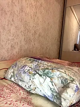 Snapshot of MollyDolle chatting on 11/15/25, 06:11 MollyDolle online show from 11/15/25, 06:11