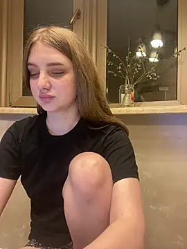 Snapshot of MollyDolle chatting on 04/05/26, 04:04 MollyDolle online show from 04/05/26, 04:04