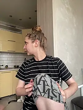 MollyDolle online show from 07/17/26, 11:06