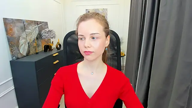 Snapshot of MileyWings chatting on 04/24/26, 11:56 MileyWings online show from 04/24/26, 11:56