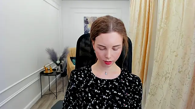 Snapshot of MileyWings chatting on 06/17/26, 11:34 MileyWings online show from 06/17/26, 11:34