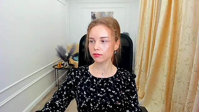Snapshot of MileyWings chatting on 06/30/26, 11:33 MileyWings online show from 06/30/26, 11:33