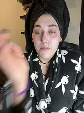 ThicBunz online show from 11/30/25, 06:01