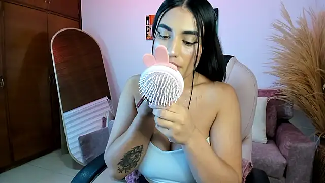 Snapshot of Alheli_16 chatting on 01/07/26, 11:56 Alheli 16 online show from 01/07/26, 11:56