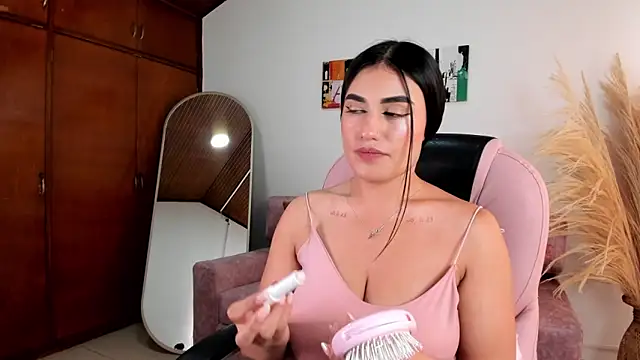 Snapshot of Alheli_16 chatting on 02/11/26, 12:32 Alheli 16 online show from 02/11/26, 12:32