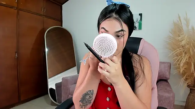 Snapshot of Alheli_16 chatting on 02/14/26, 12:24 Alheli 16 online show from 02/14/26, 12:24