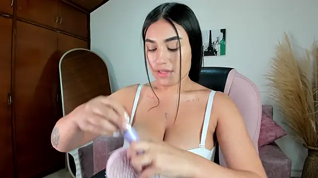 Snapshot of Alheli_16 chatting on 02/20/26, 12:05 Alheli 16 online show from 02/20/26, 12:05