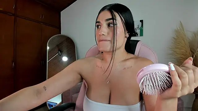 Snapshot of Alheli_16 chatting on 02/21/26, 12:06 Alheli 16 online show from 02/21/26, 12:06