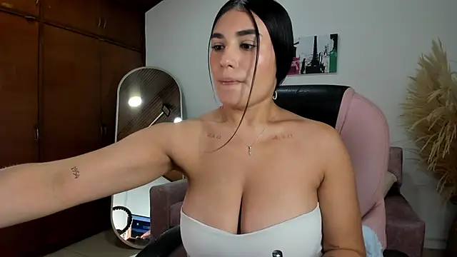 Snapshot of Alheli_16 chatting on 02/24/26, 12:25 Alheli 16 online show from 02/24/26, 12:25