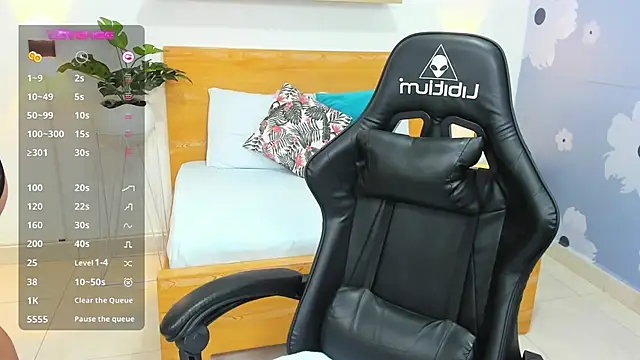 aixa 15 online show from 01/14/25, 11:42