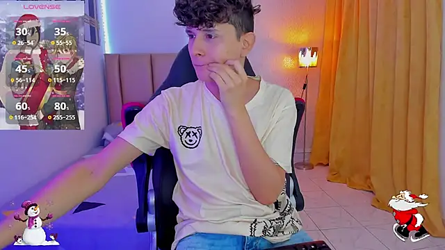 Snapshot of Nathan_Bluee chatting on 12/24/24, 05:34 Nathan Bluee online show from 12/24/24, 05:34