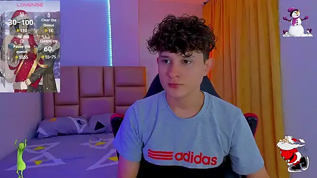 Snapshot of Nathan_Bluee chatting on 12/26/24, 02:48 Nathan Bluee online show from 12/26/24, 02:48