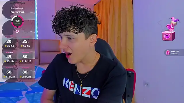 Snapshot of Nathan_Bluee chatting on 01/06/25, 12:57 Nathan Bluee online show from 01/06/25, 12:57