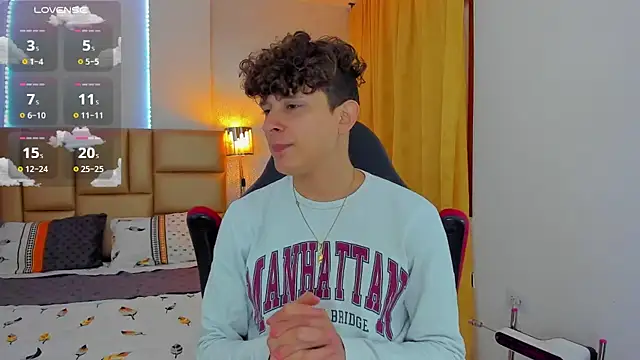 Snapshot of Nathan_Bluee chatting on 01/14/25, 05:45 Nathan Bluee online show from 01/14/25, 05:45